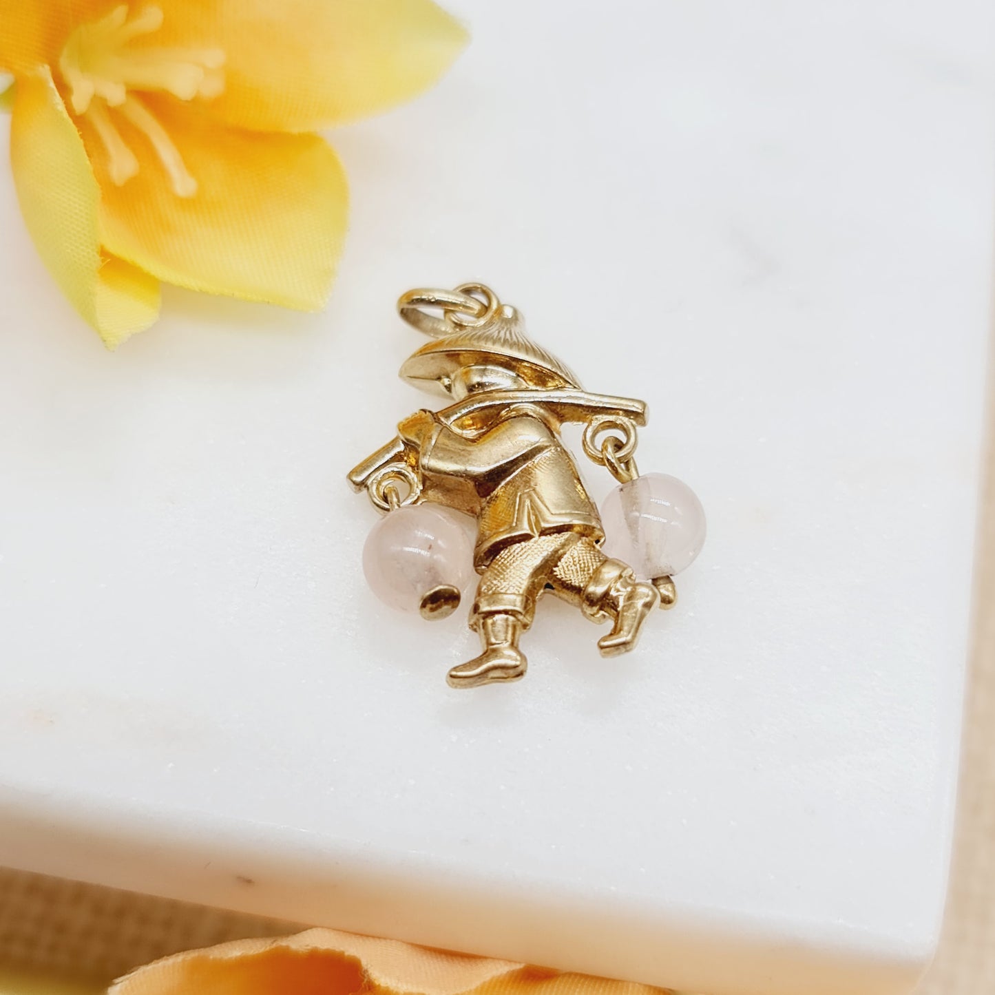 Anhänger Figur Rosenquarz 333 8 KT Gold