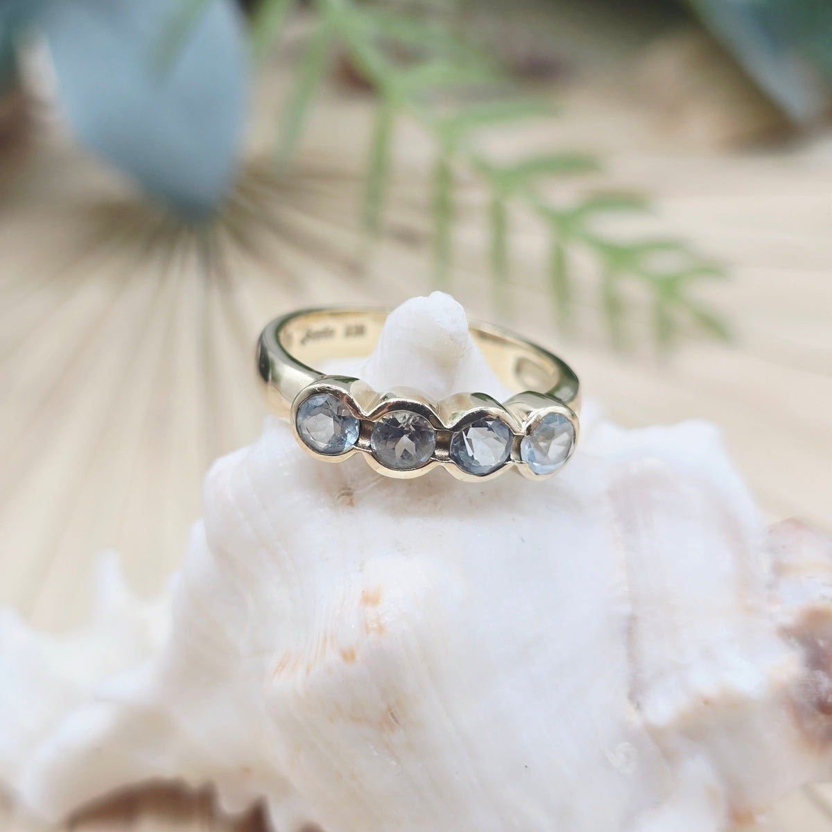Ring 4 Aquamarine 375 9 KT Gold Gr: 59 (18,8mm) 3,90g