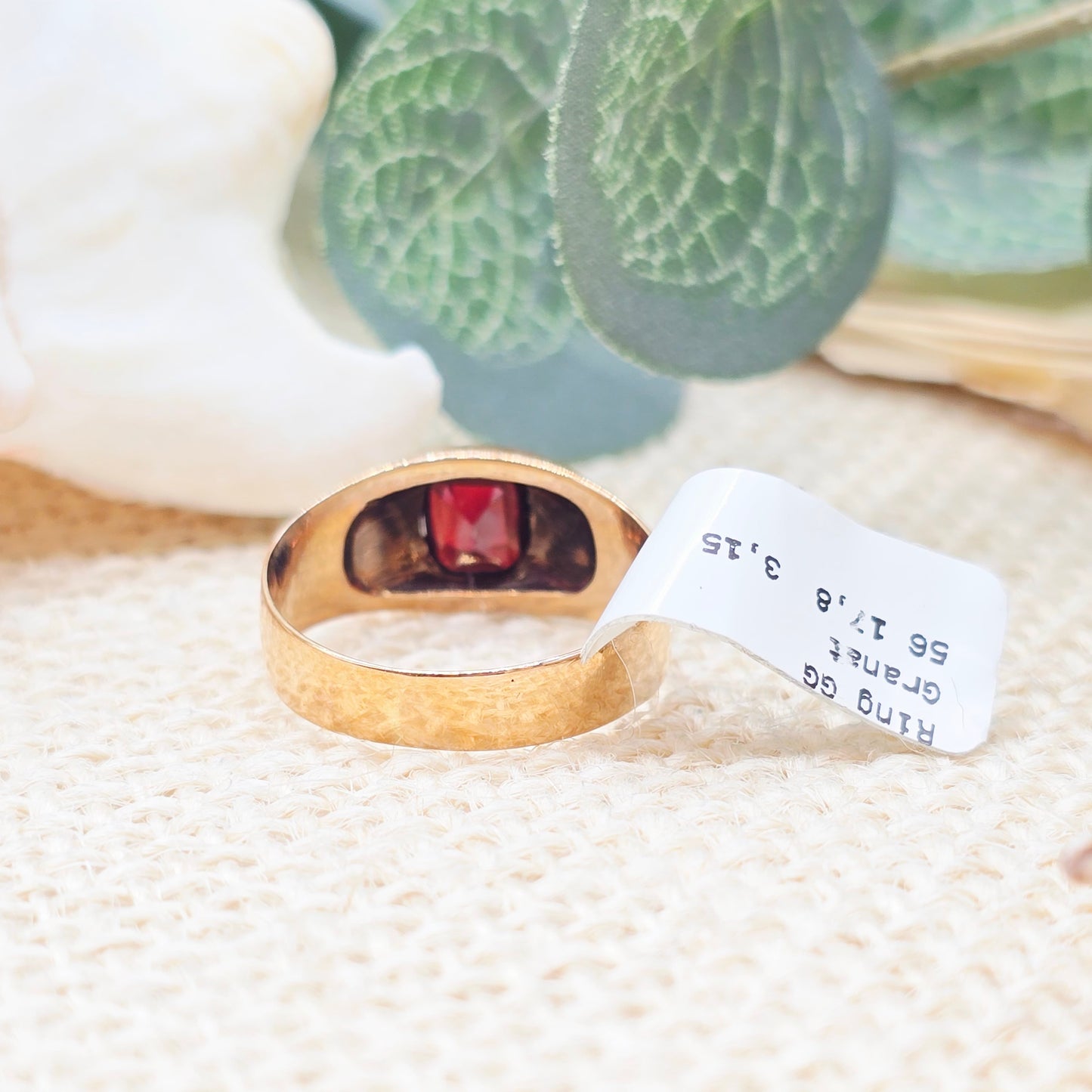 Ring Granat 333 8 KT Gold Gr. 56