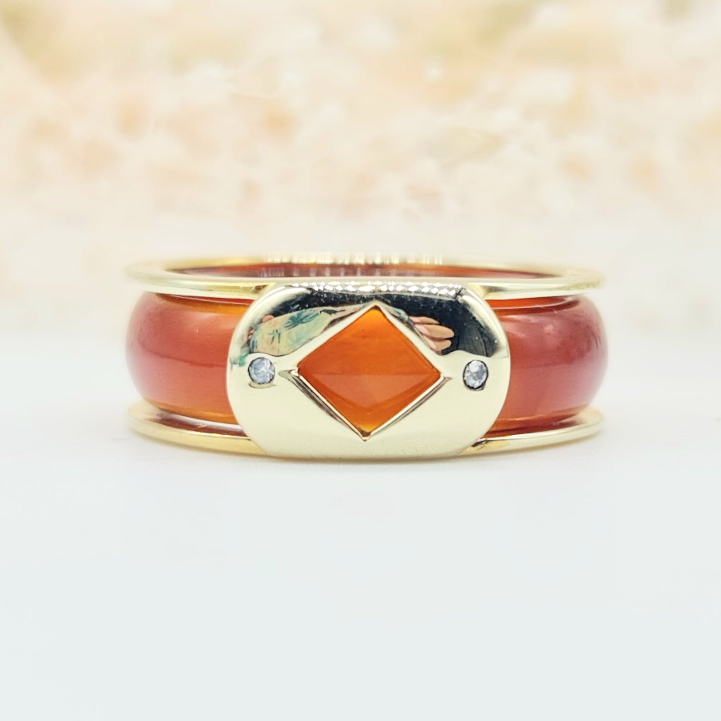 Personalisierbares Ringset aus 333 8 kt Gelbgold mit Zirkoniasteinen und wechselbaren Glasringen