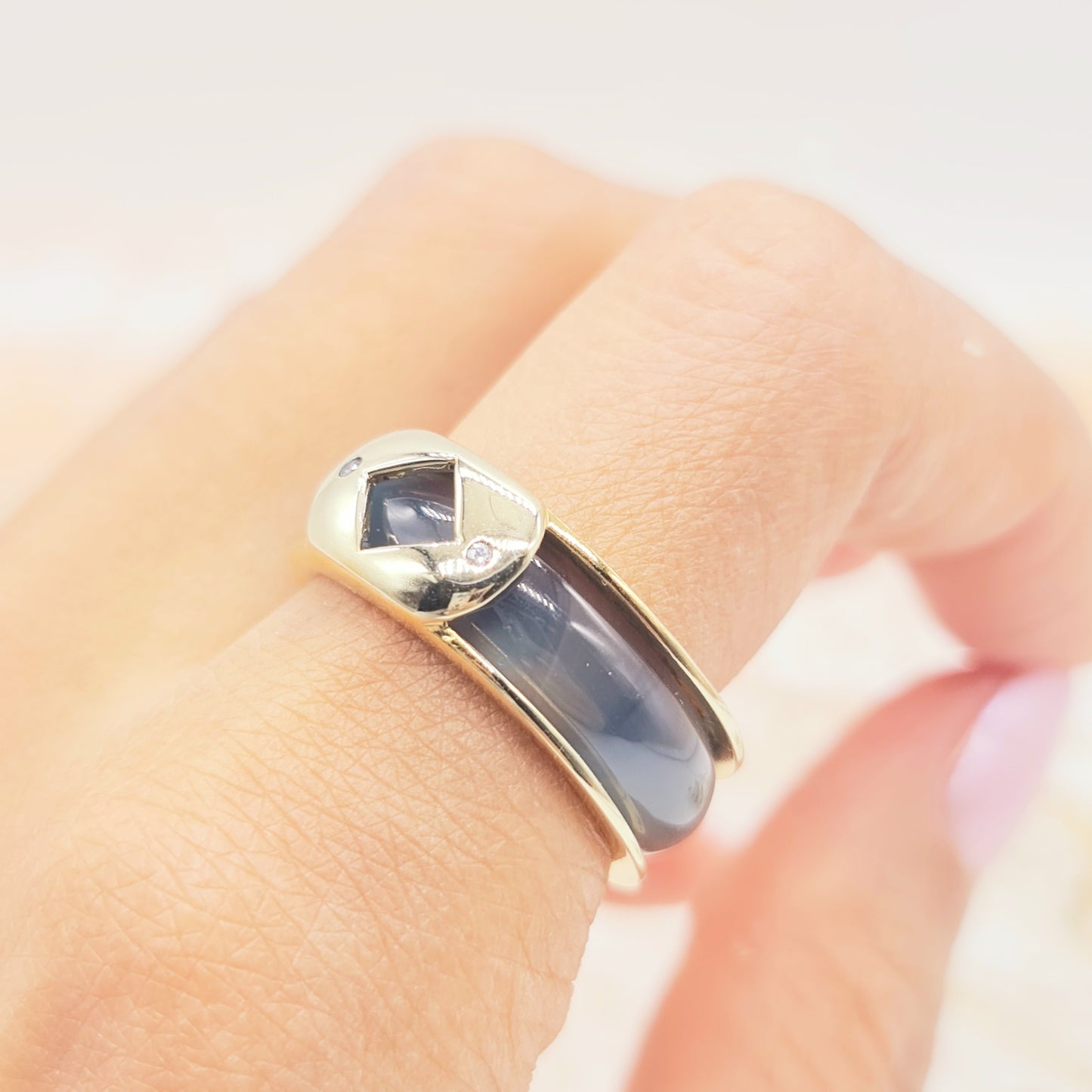 Personalisierbares Ringset aus 333 8 kt Gelbgold mit Zirkoniasteinen und wechselbaren Glasringen