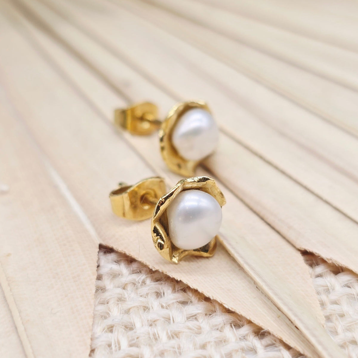 Ohrstecker Gold 750 18kt Barockperlen/ Blüten Gr: 9mm