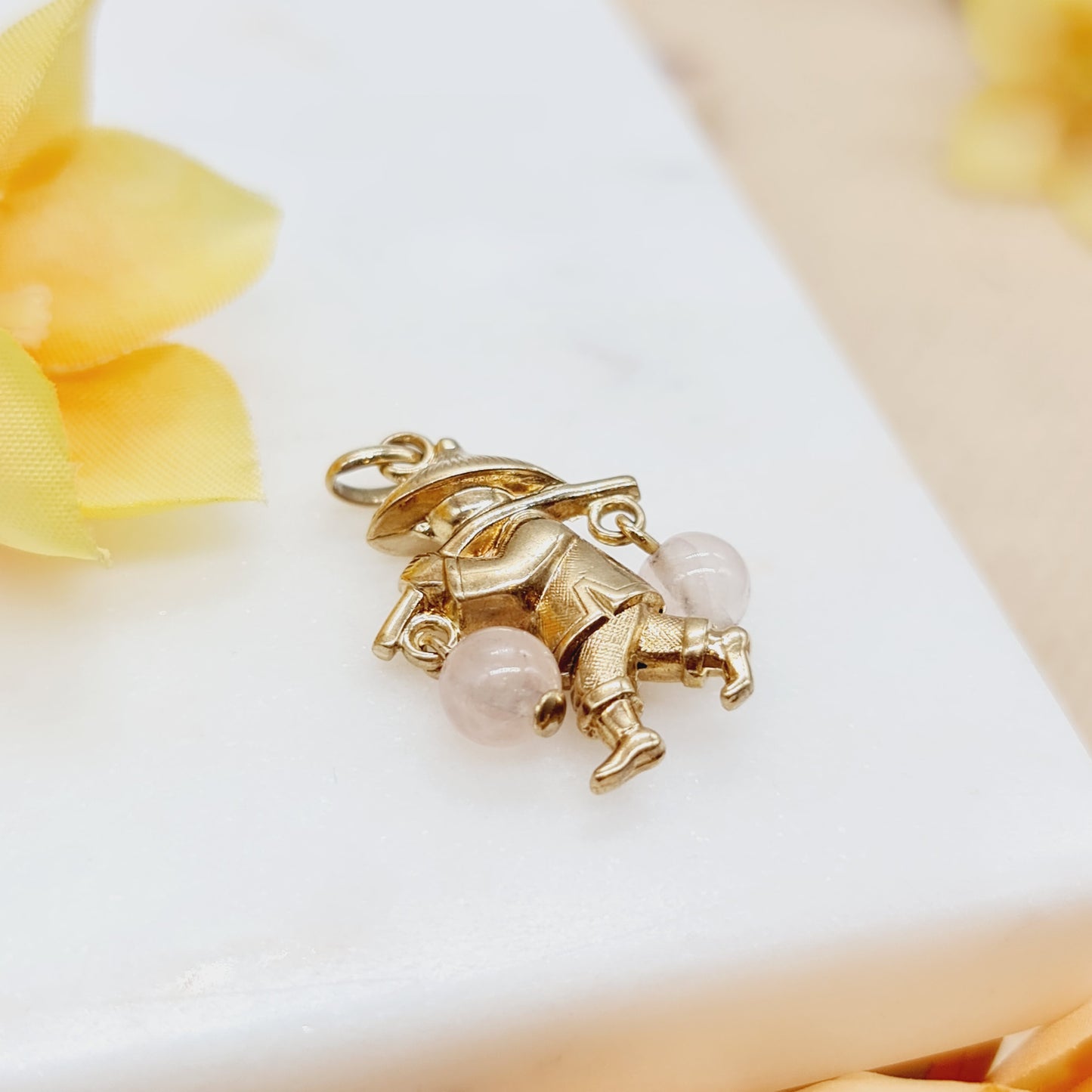 Anhänger Figur Rosenquarz 333 8 KT Gold