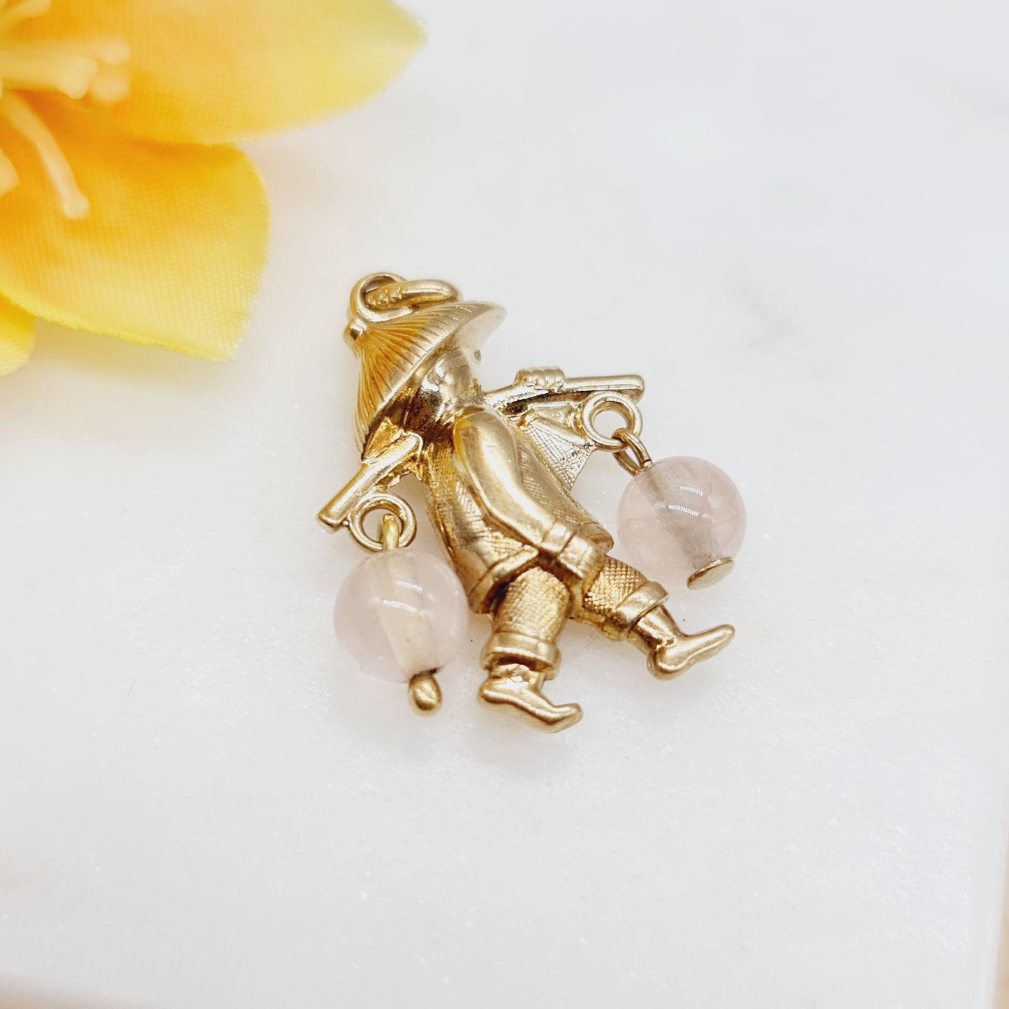 Anhänger Figur Rosenquarz 333 8 KT Gold