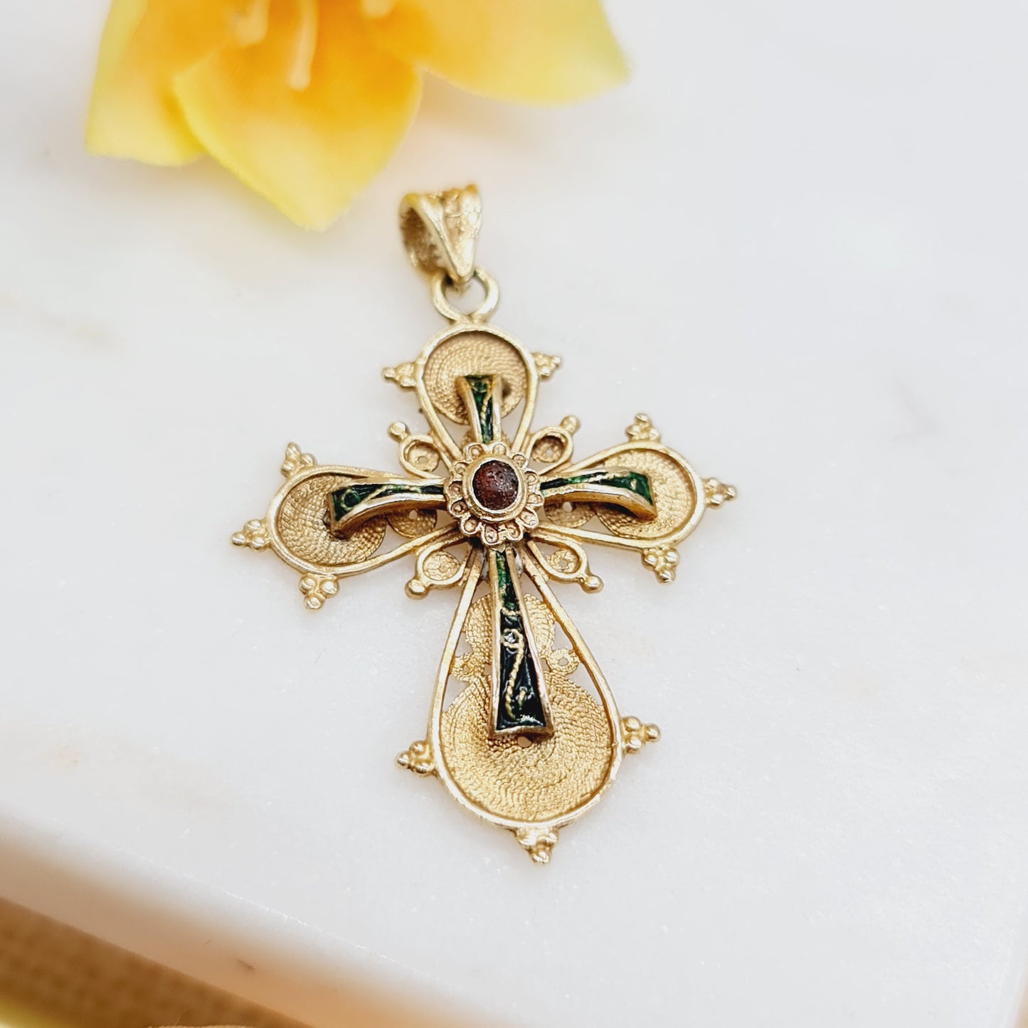 Antiker Anhänger Emaille Granat 585 14 KT Gold