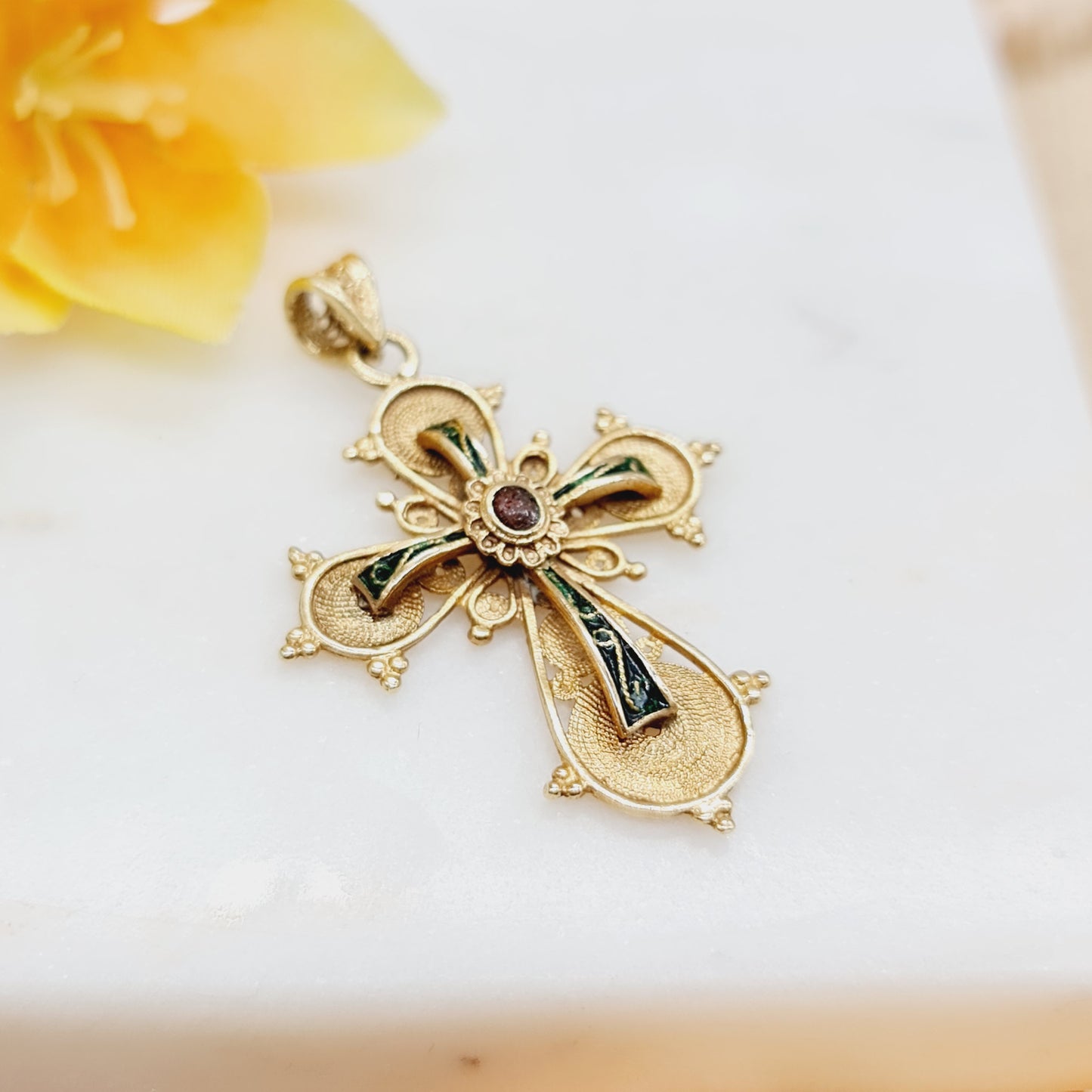 Antiker Anhänger Emaille Granat 585 14 KT Gold