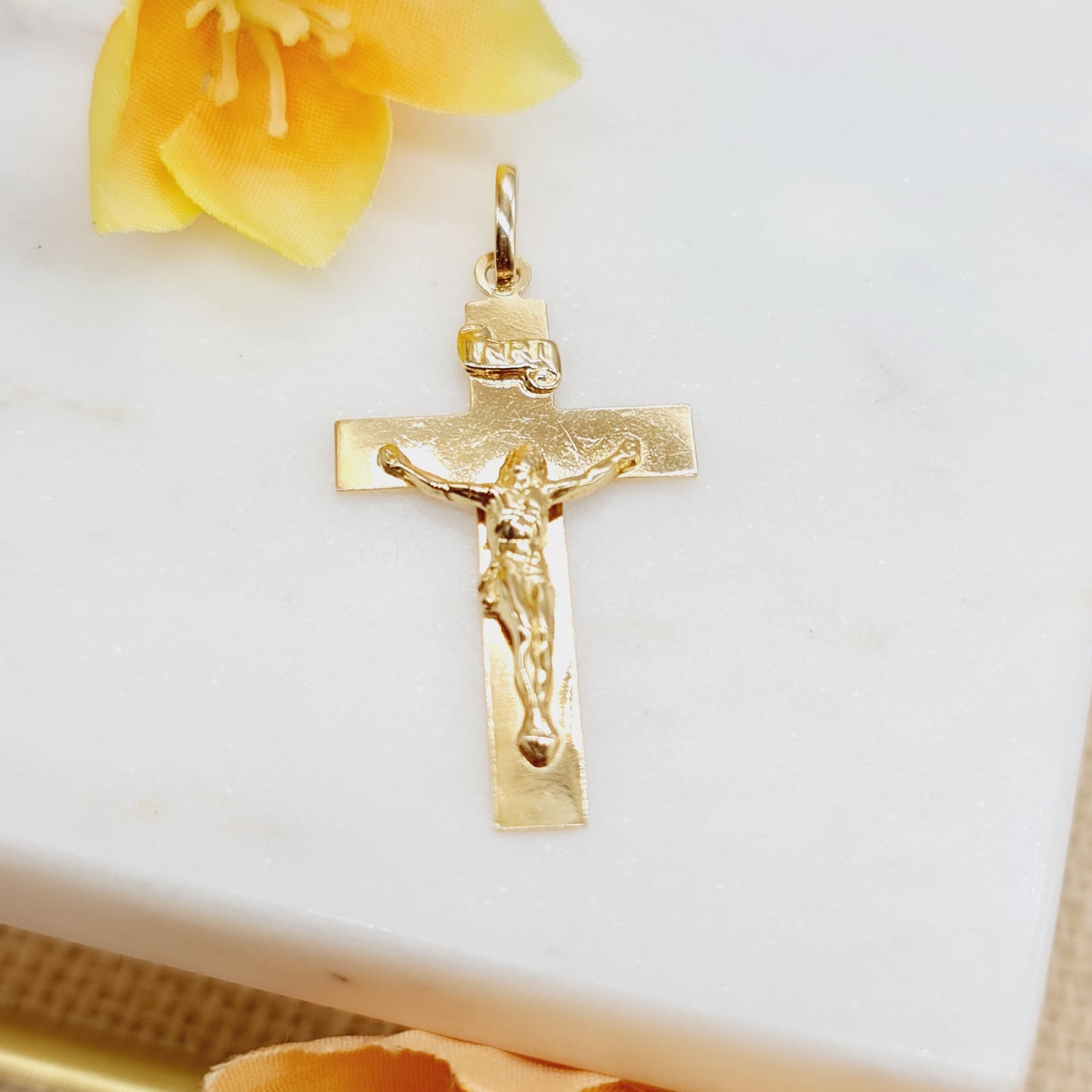 Anhänger Kreuz Jesus 750 18 KT Gold