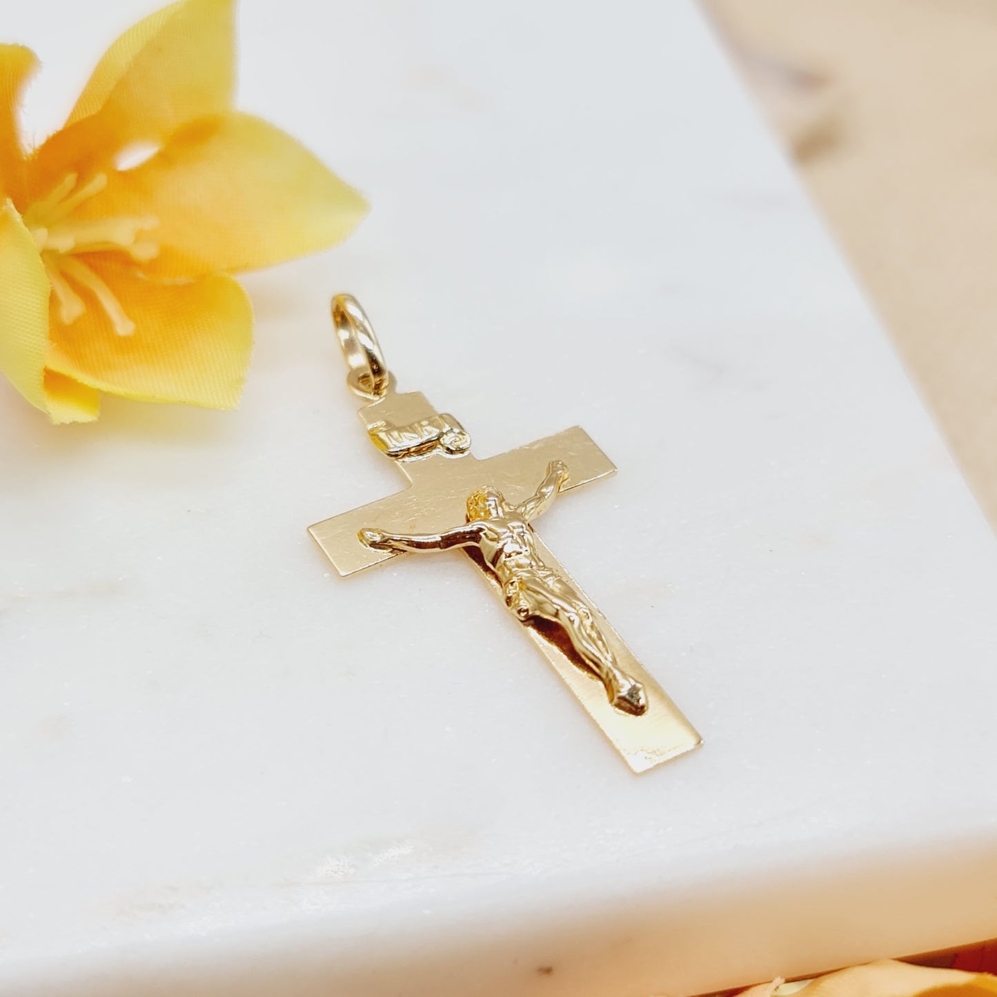 Anhänger Kreuz Jesus 750 18 KT Gold