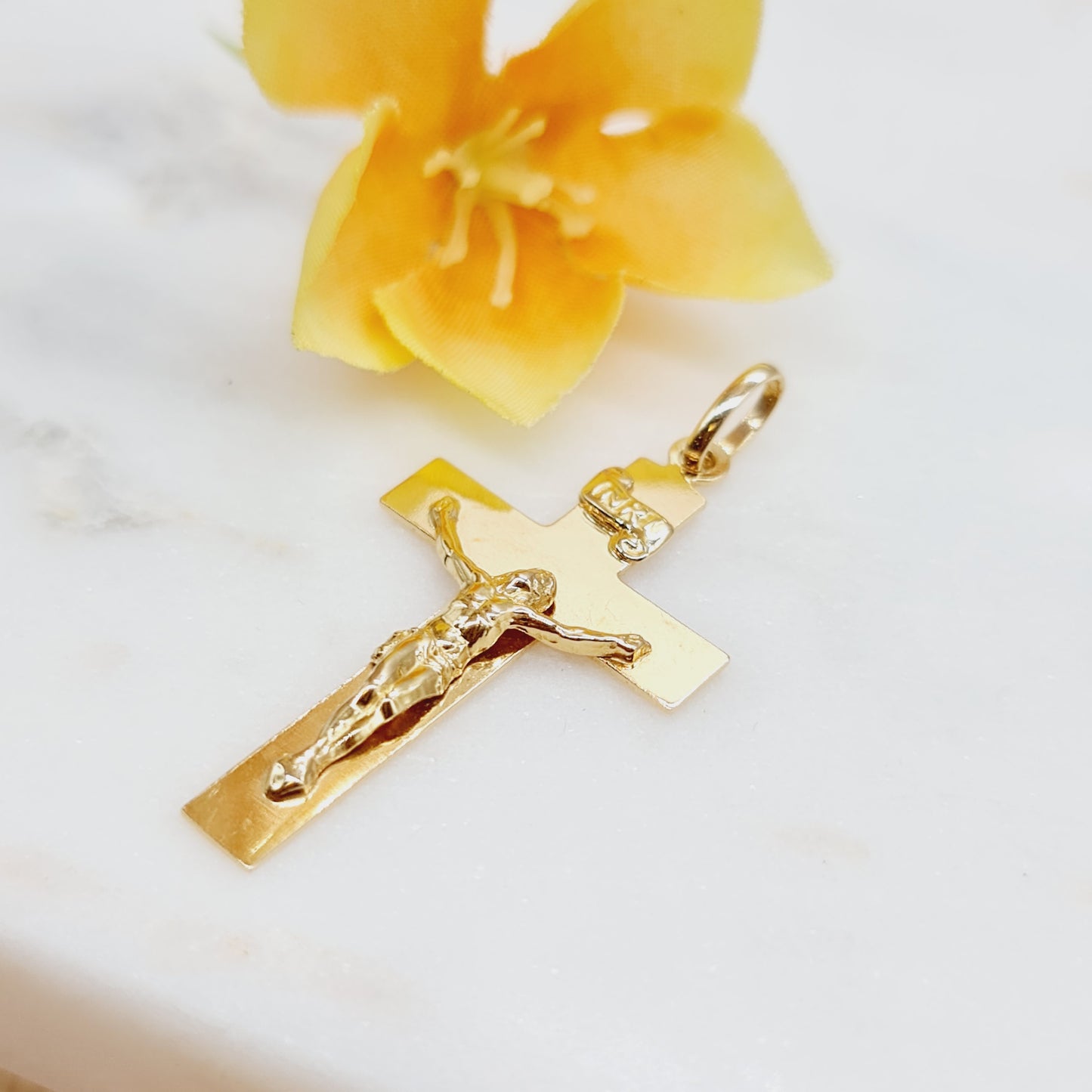 Anhänger Kreuz Jesus 750 18 KT Gold