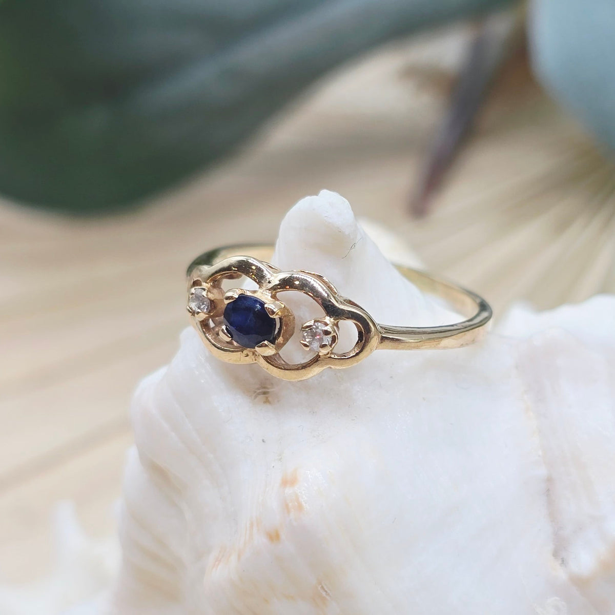 Gold Ring 1 Safir, 2 Zirkonia 585 14KT Gold Gr: 59 (18,8mm) 2,00g