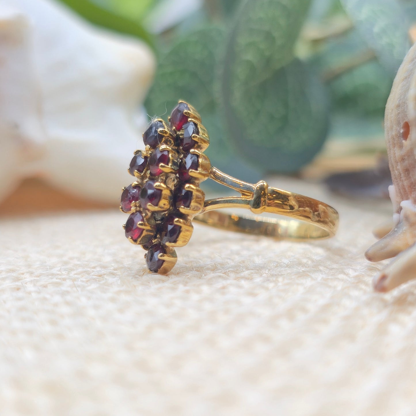 Ring Granat 333 8 KT Gold Gr. 60