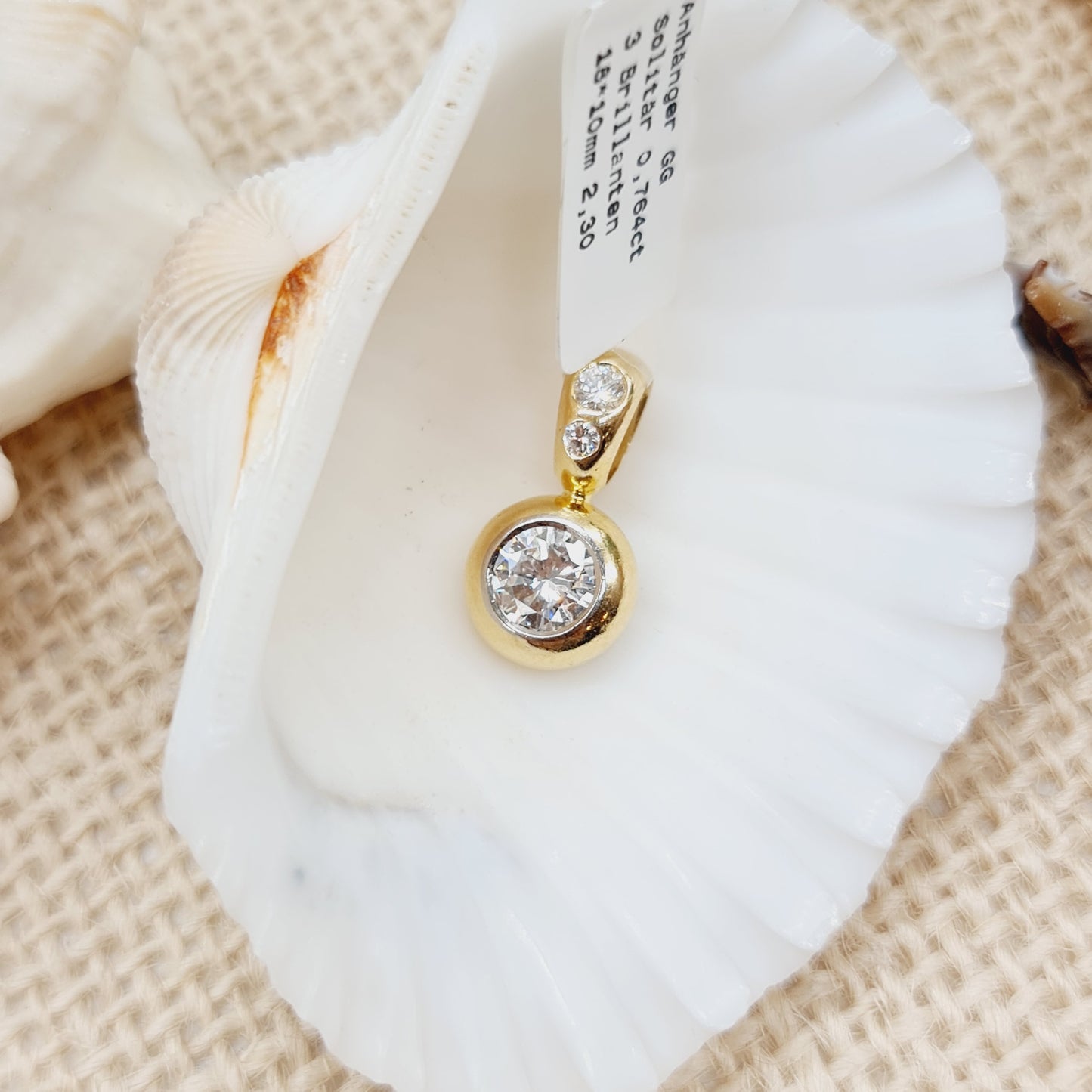 Anhänger Gold Solitär 0,764ct 3Brillanten 750 18kt 2,30g