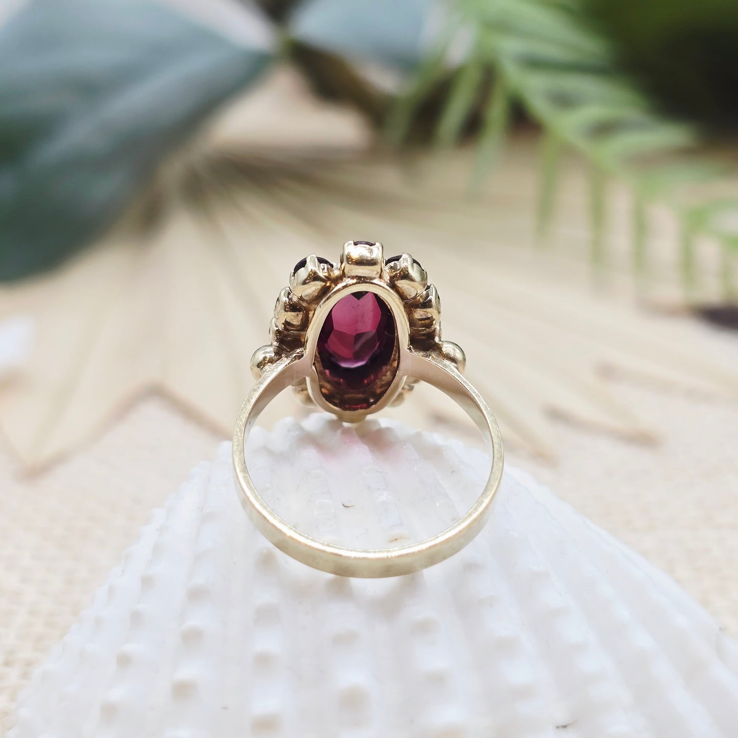 Ring Granat 333 8 KT Gold Gr. 55