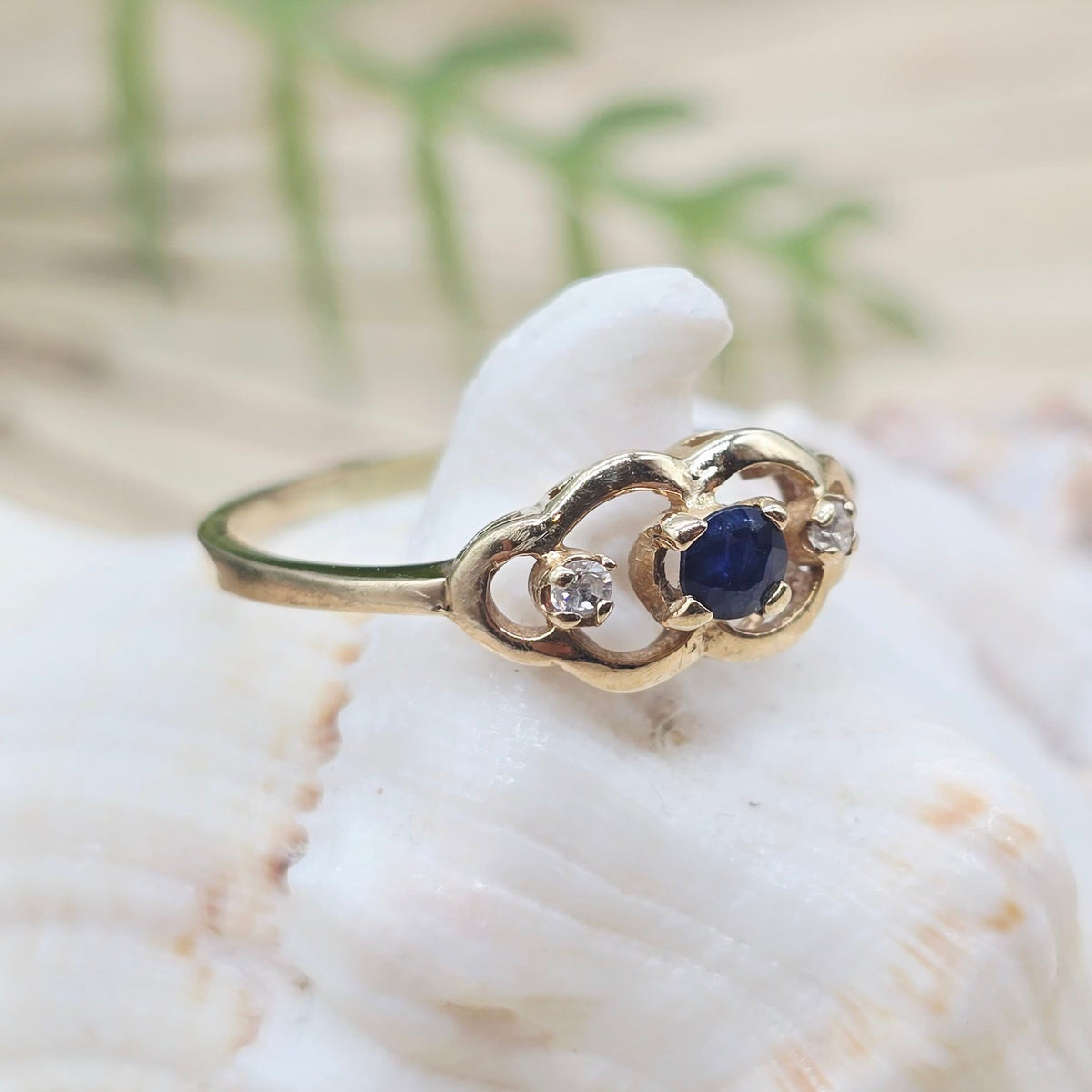 Gold Ring 1 Safir, 2 Zirkonia 585 14KT Gold Gr: 59 (18,8mm) 2,00g