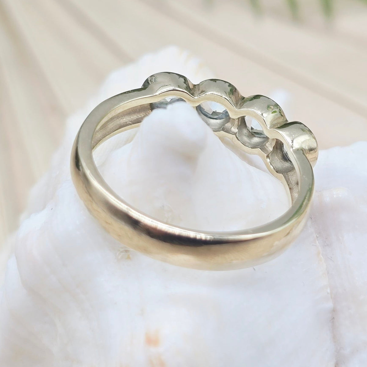 Ring 4 Aquamarine 375 9 KT Gold Gr: 59 (18,8mm) 3,90g