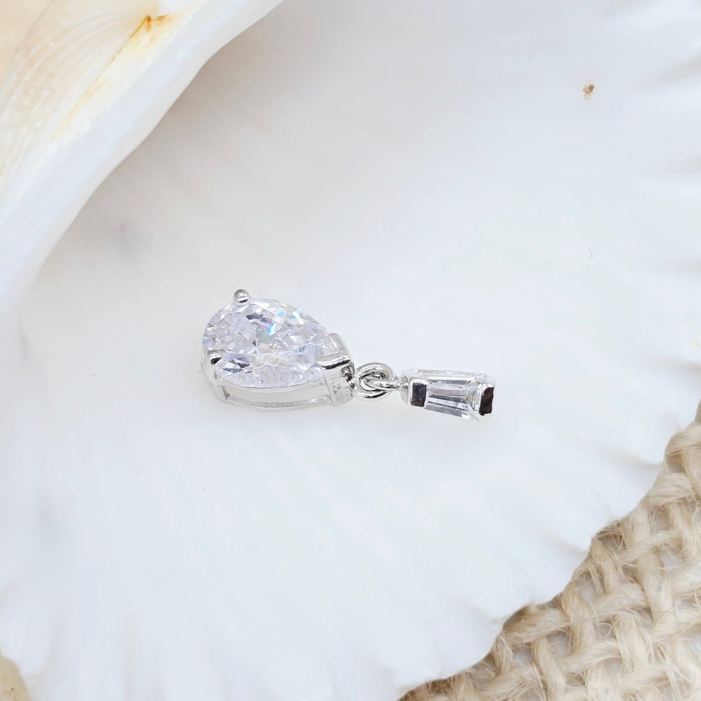Anhänger Weißgold 375 9kt Zirkonia Tropfen Gr: 15*5mm