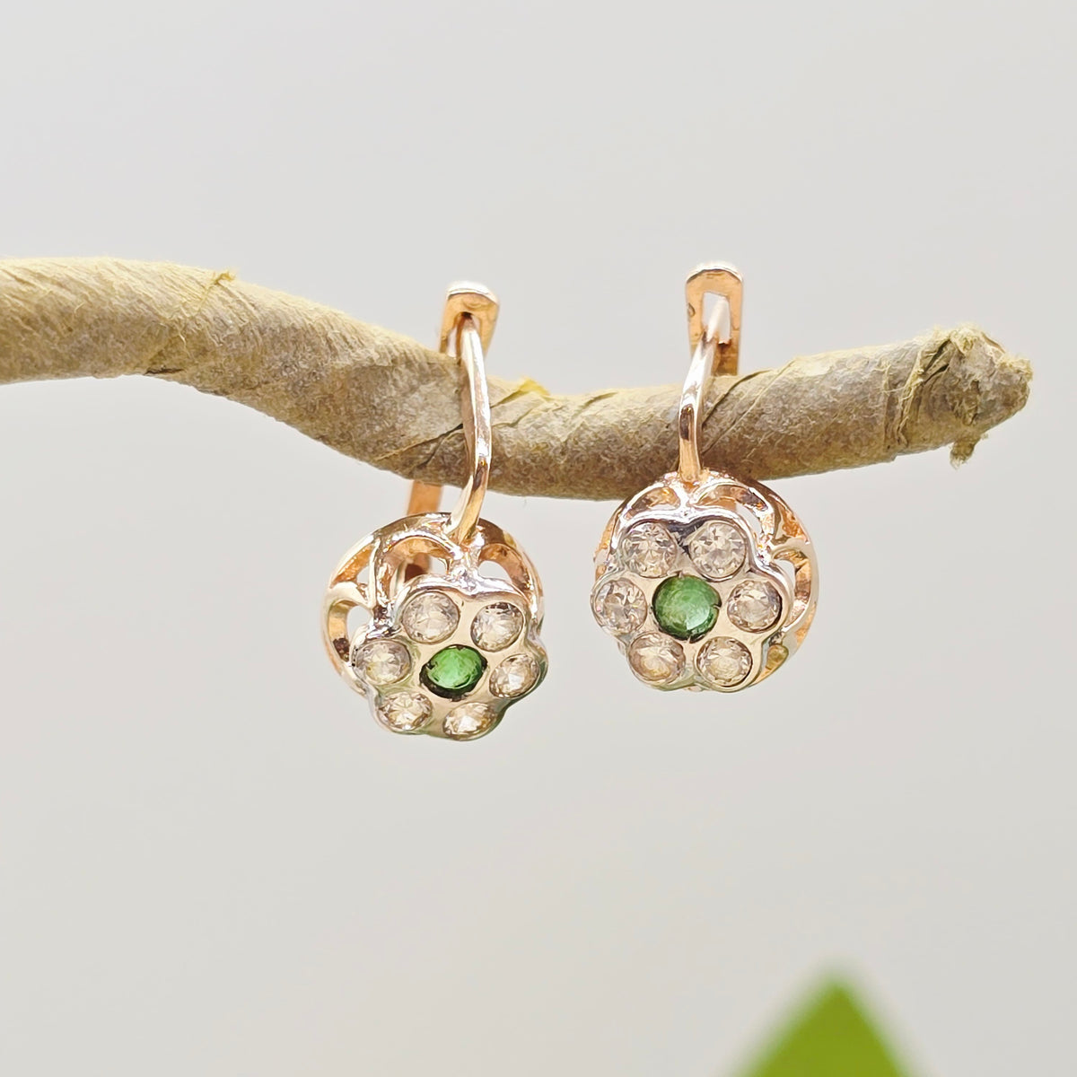 Ohrringe Weiß und Rotgold 585 14kt Zirkonia weiß und grün 13*7mm