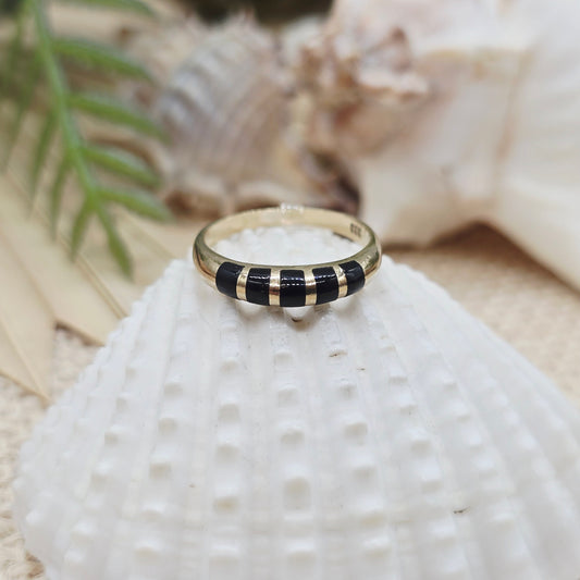 Ring Gold Onyx 333 8 KT Gold Gr. 48