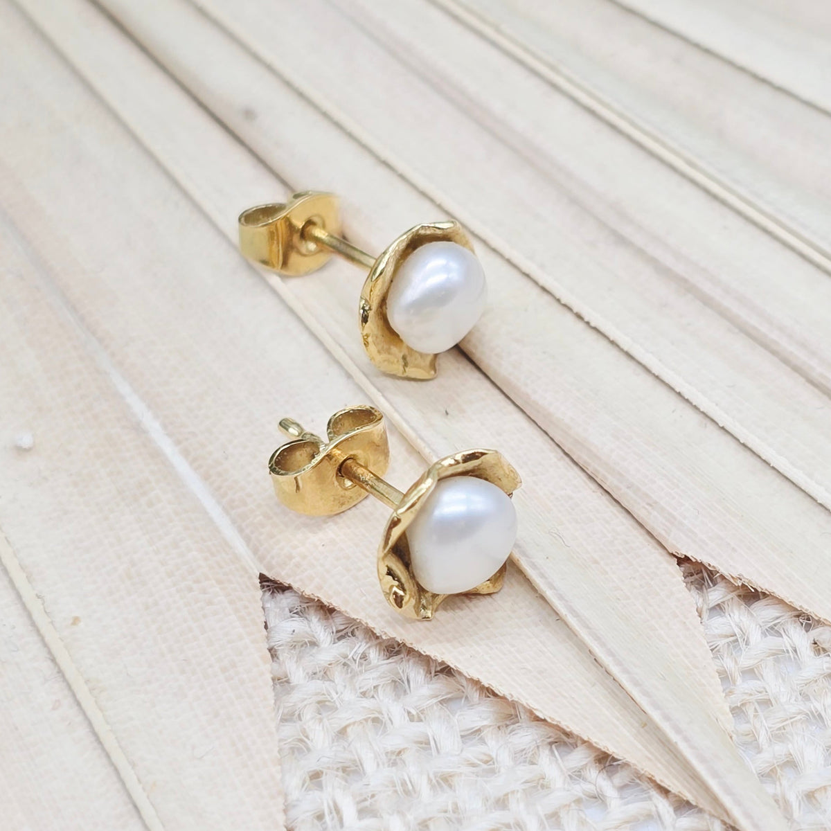 Ohrstecker Gold 750 18kt Barockperlen/ Blüten Gr: 9mm