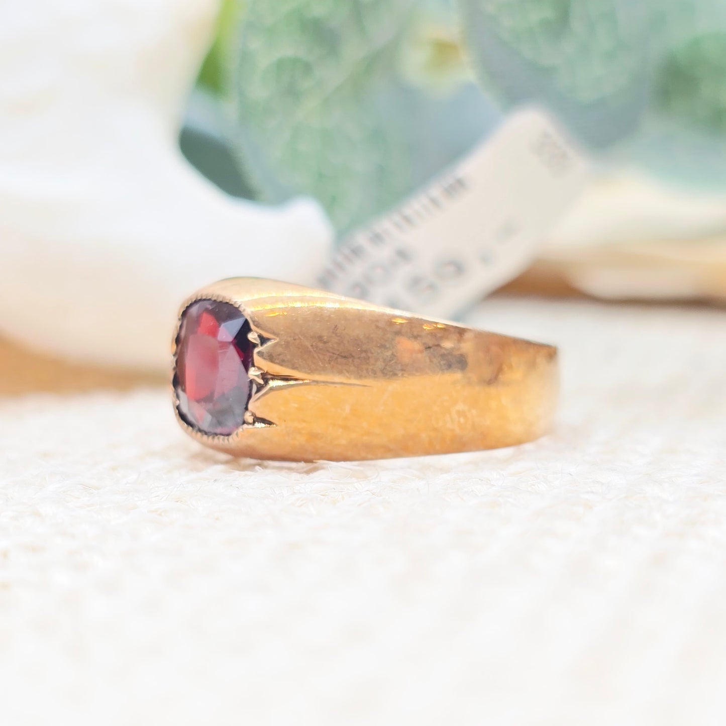 Ring Granat 333 8 KT Gold Gr. 56