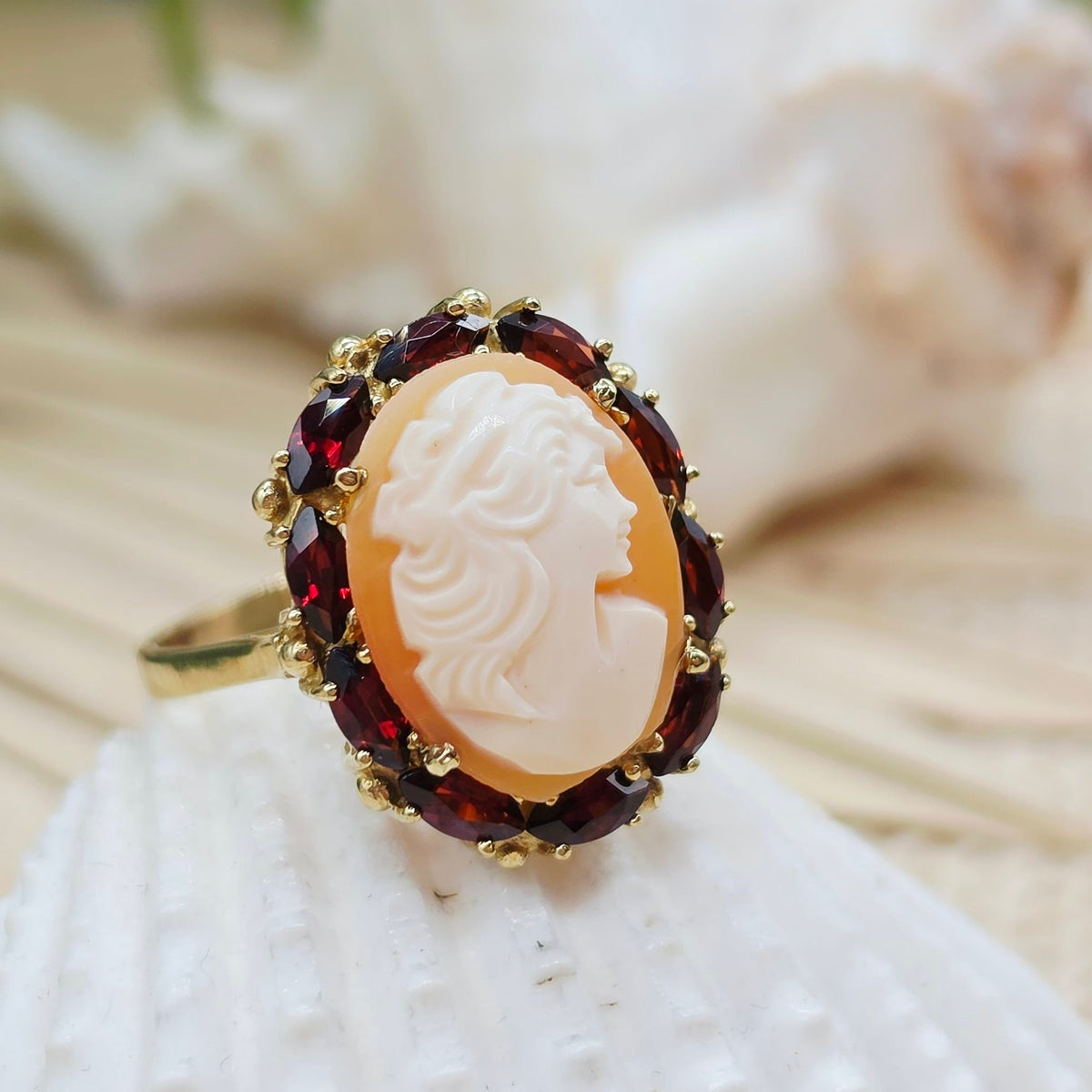 Vintage Ring Gemme Granat 375 9 KT Gold