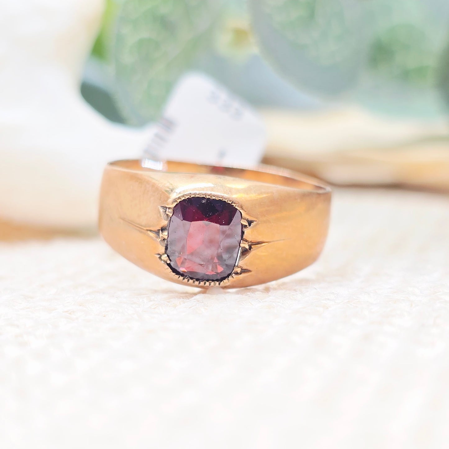 Ring Granat 333 8 KT Gold Gr. 56