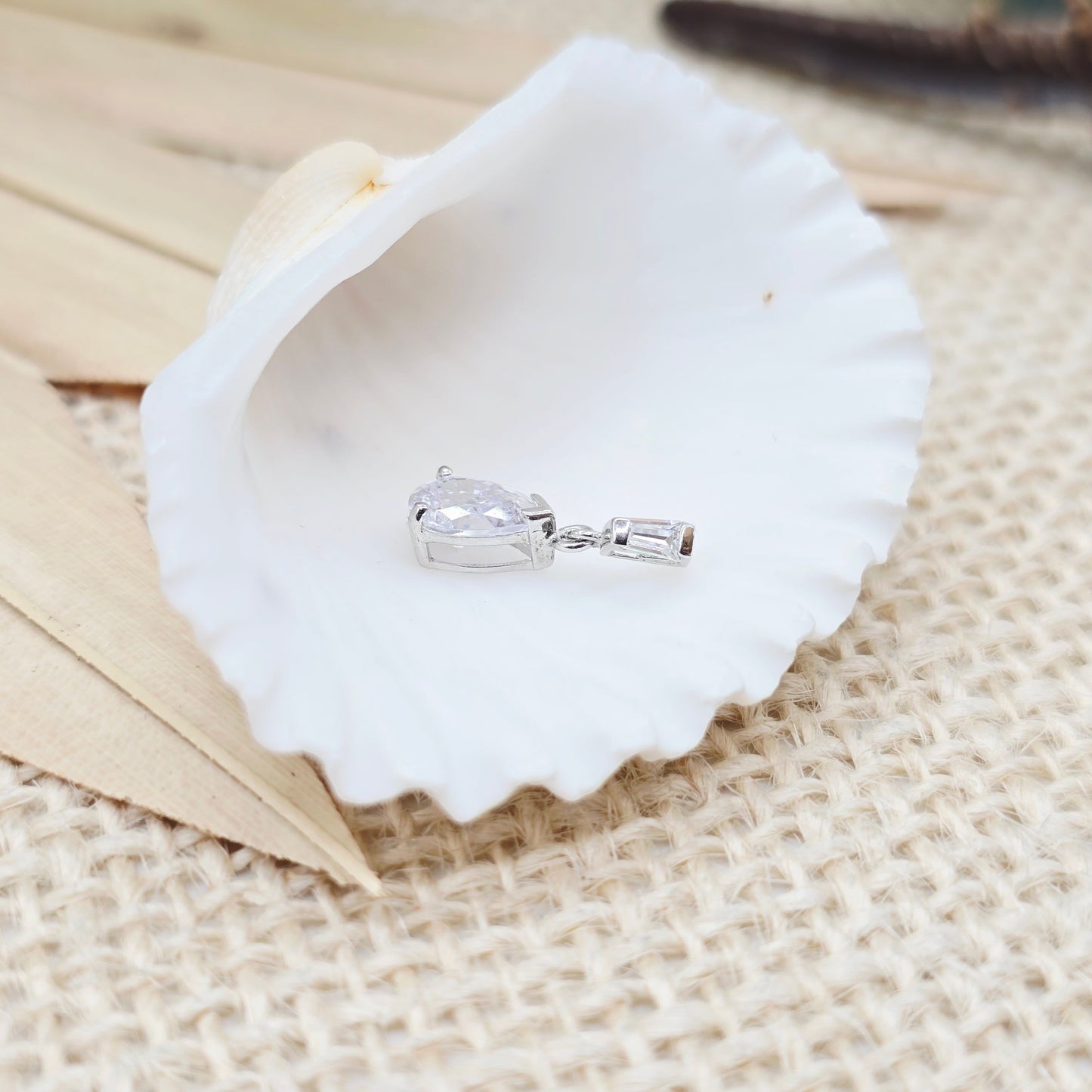 Anhänger Weißgold 375 9kt Zirkonia Tropfen Gr: 15*5mm