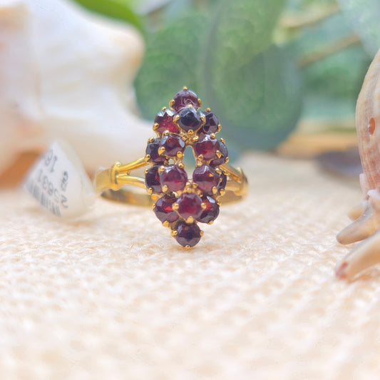 Ring Granat 333 8 KT Gold Gr. 60