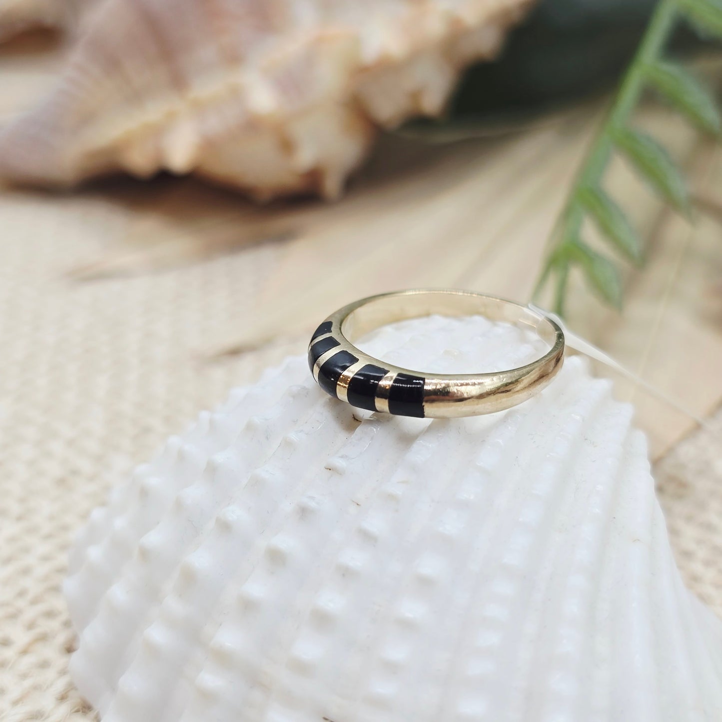 Ring Gold Onyx 333 8 KT Gold Gr. 48