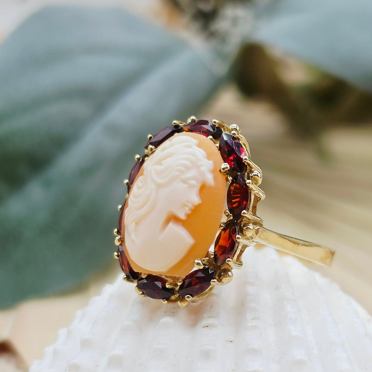 Vintage Ring Gemme Granat 375 9 KT Gold