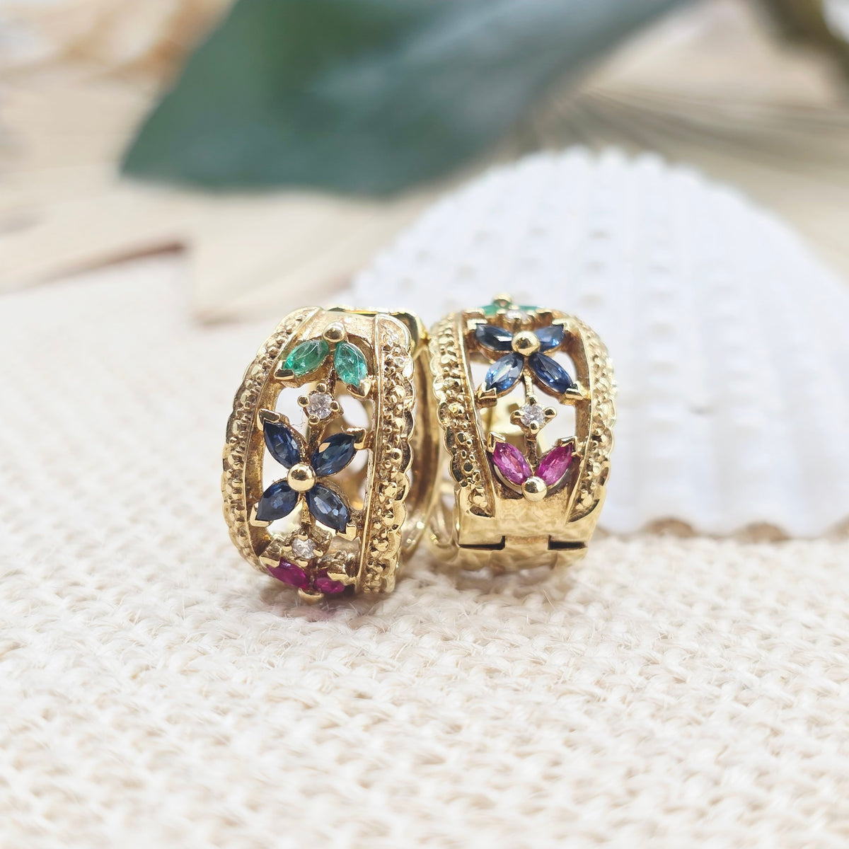 Ohrringe Gelbgold 585 14 kt Brillanten, Smaragd, Safir und Rubine