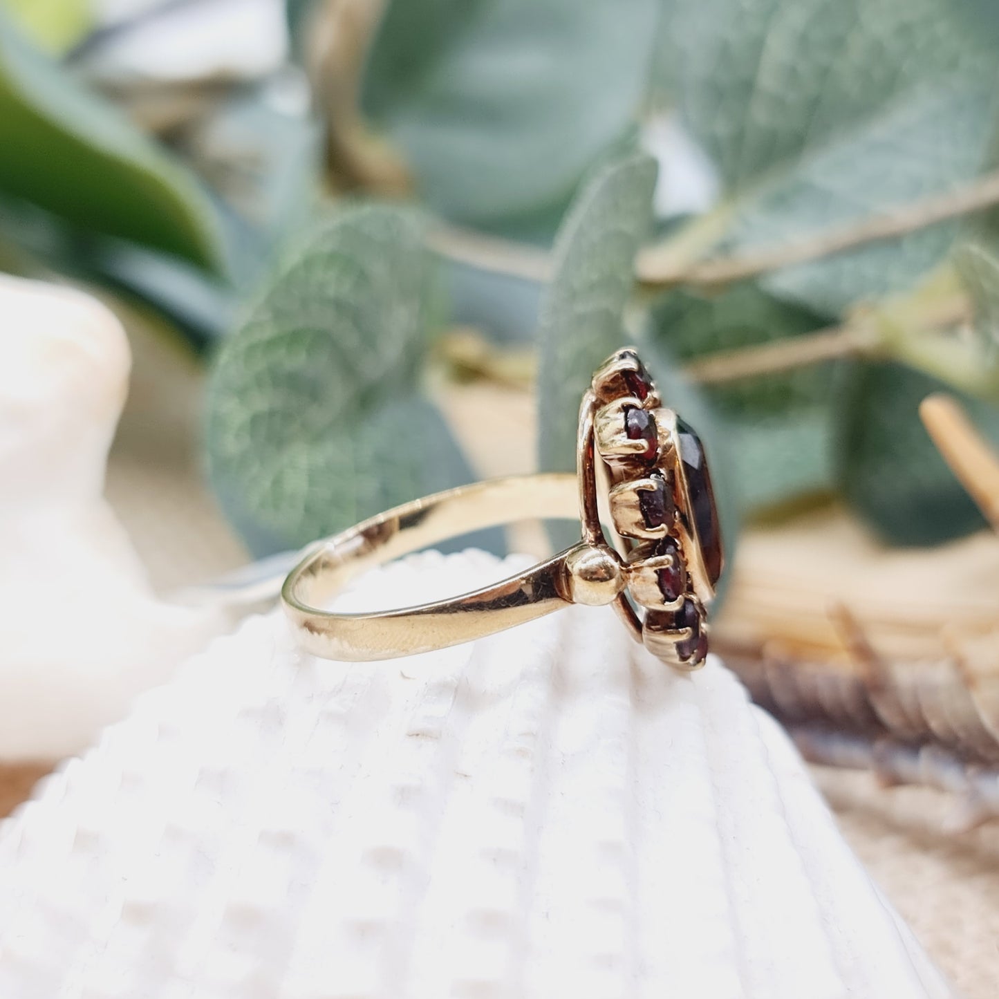 Ring Granat 333 8 KT Gold Gr. 53