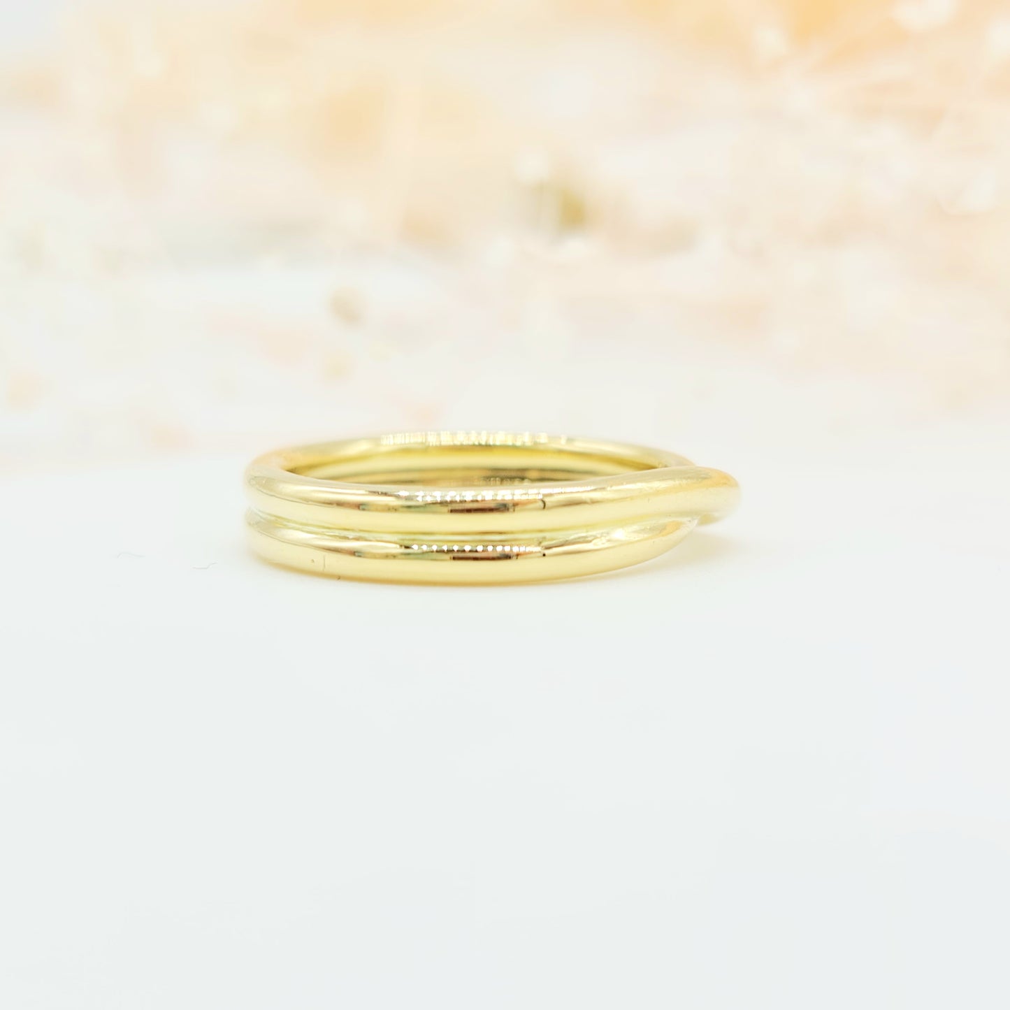 Eleganter handgeschmiedeter verschlungener Ring aus 750 18 kt Gelbgold